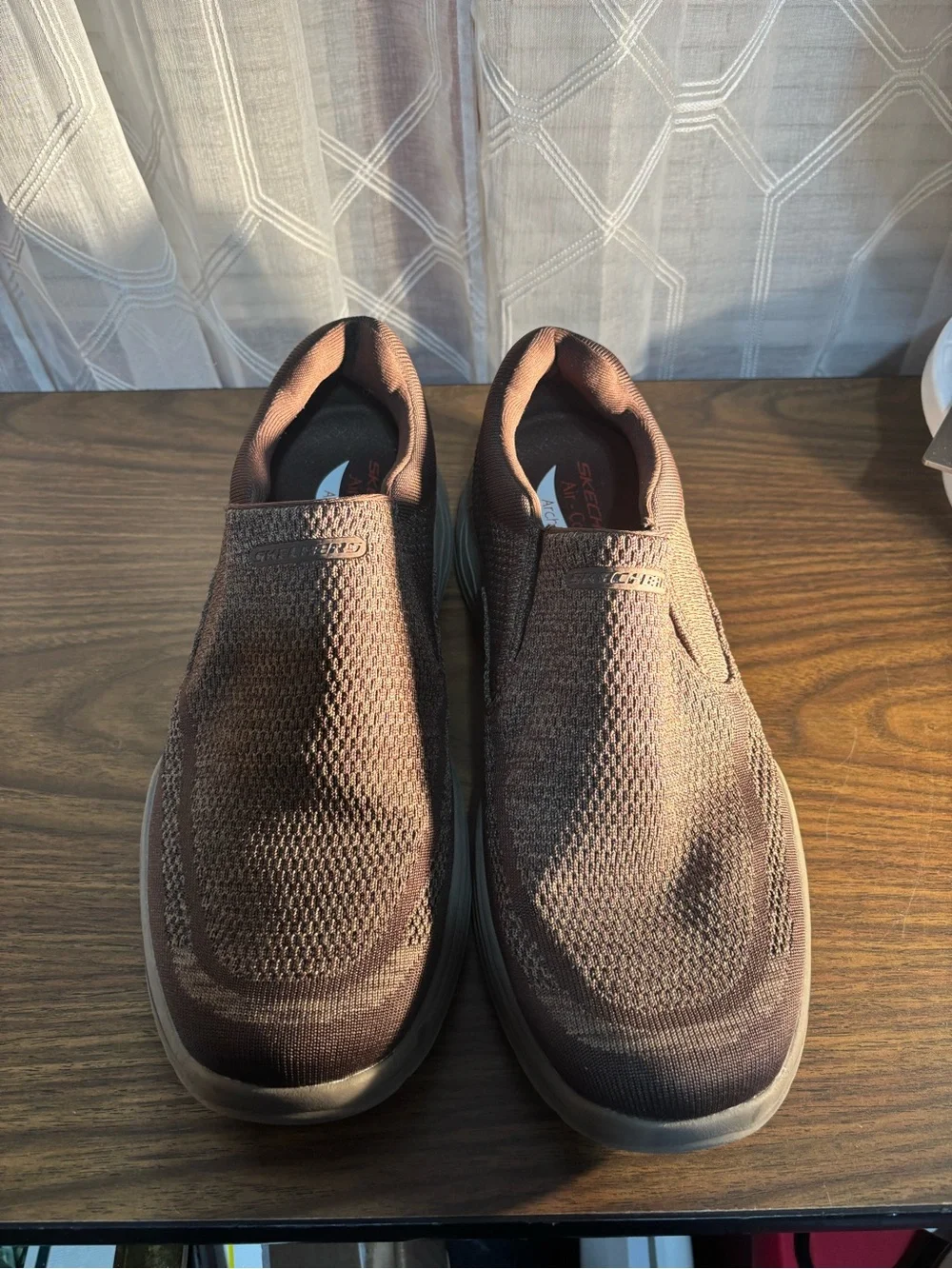 Skechers Size 12 Men's Slip-On Air Cooled Arch Fit Shoes